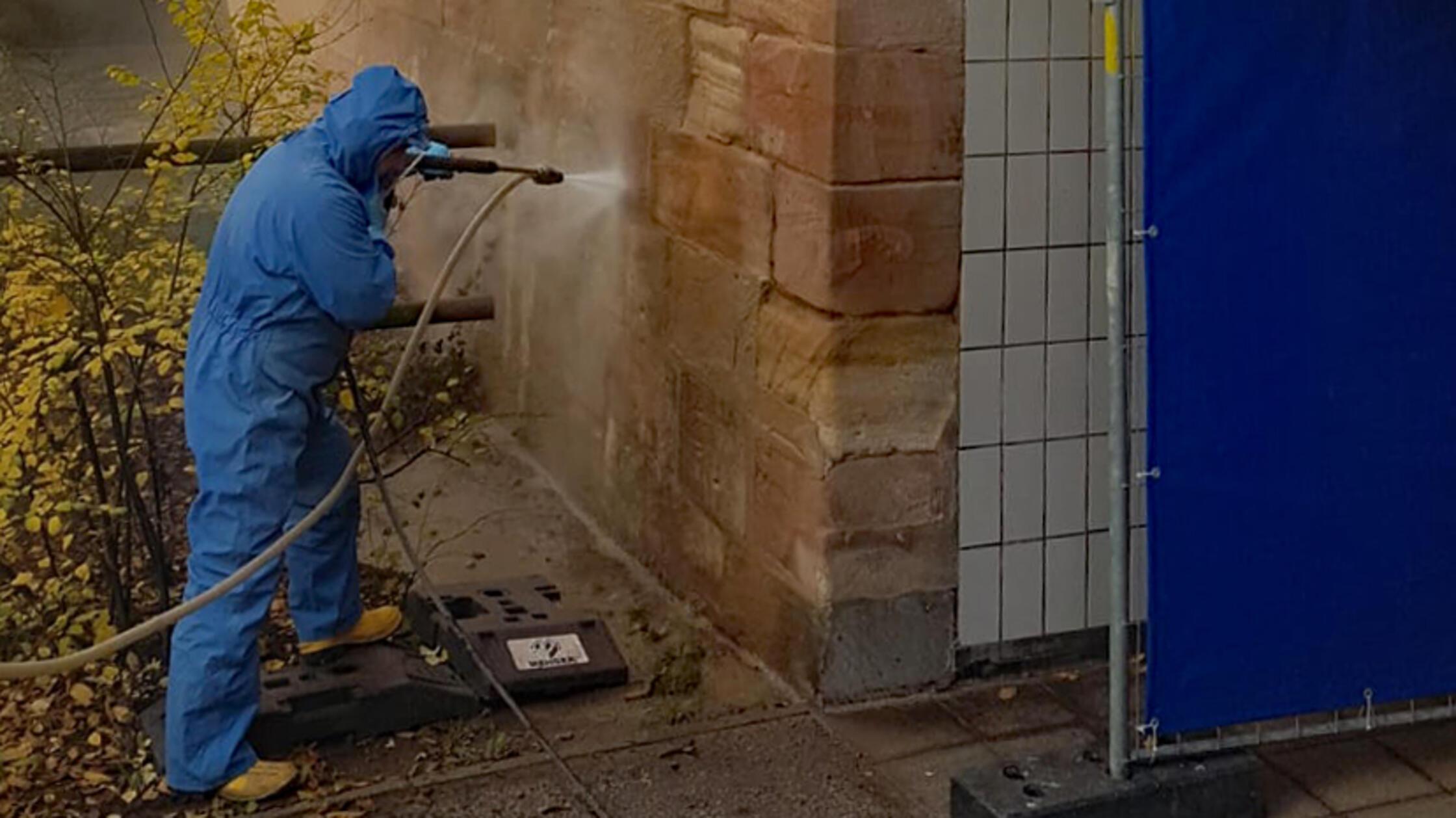 SÖR_Graffiti_01_Entfernung_Hallertor