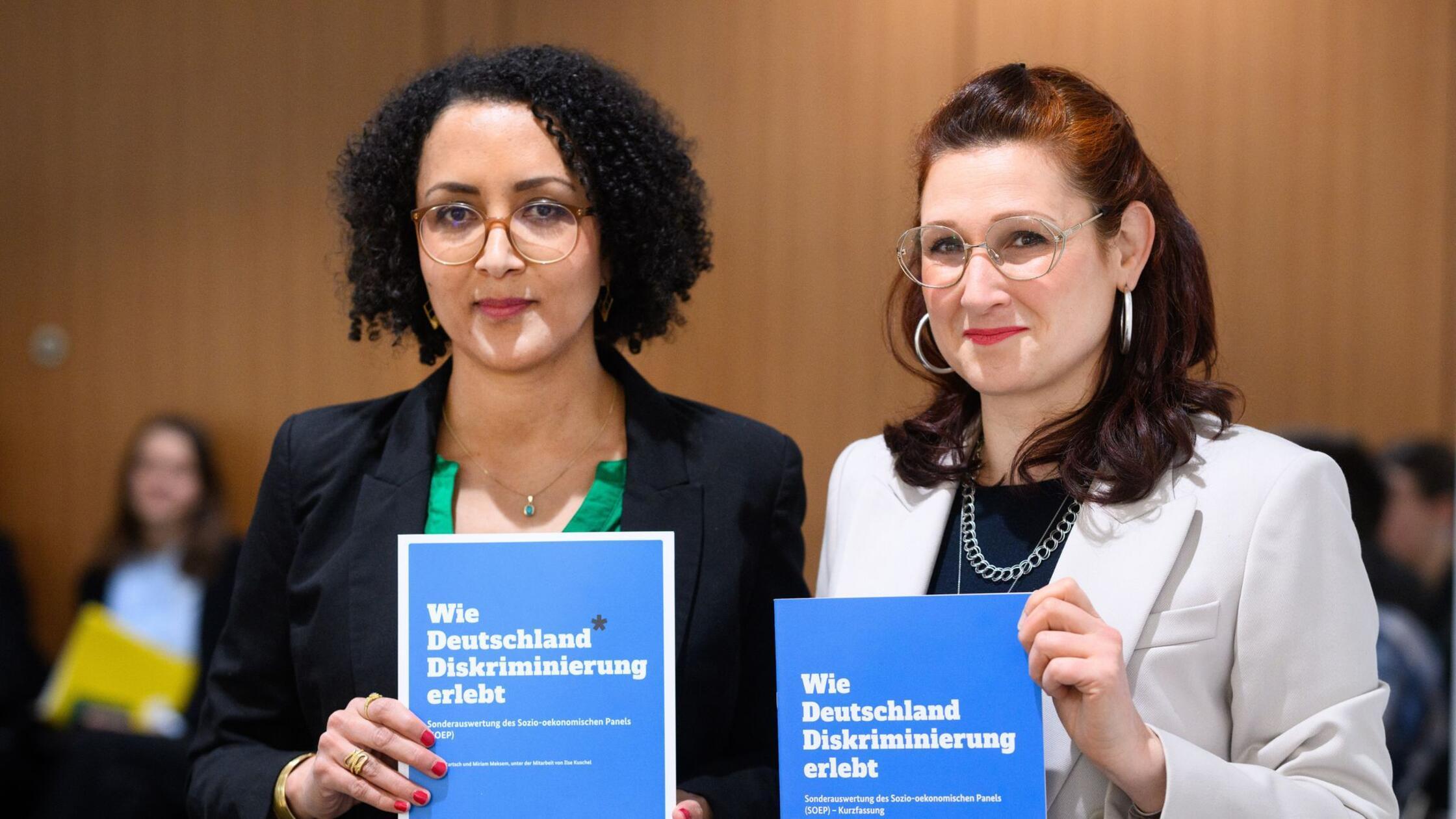 Ferda Ataman (r), Unabhängige Bundesbeauftragte fü