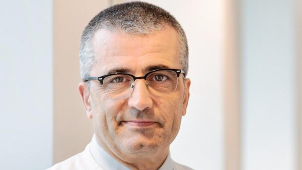 Chefarzt Dr. Reinhold vermittelt Grundwissen zur H