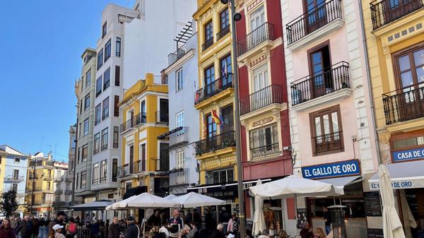 Im Umkreis des Mercado Central gibt es viele kleine Cafés und Restaurants.
