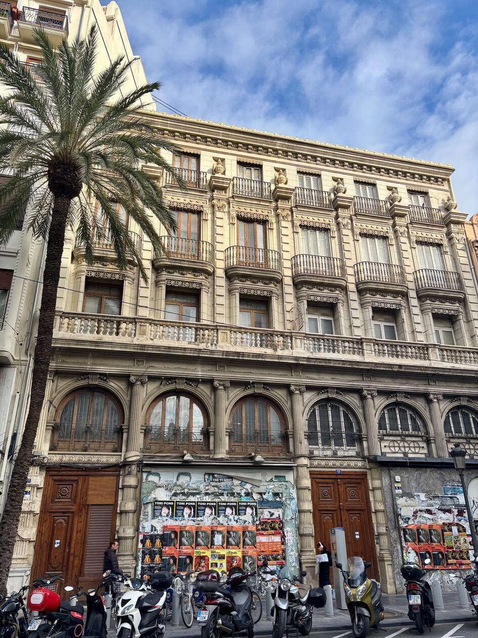 Bei einem Spaziergang durch Valencia lohnt sich auch immer der Blick nach oben.