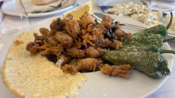 An der Strandpromenade gibt es zahlreiche und sehr gute Restaurants.