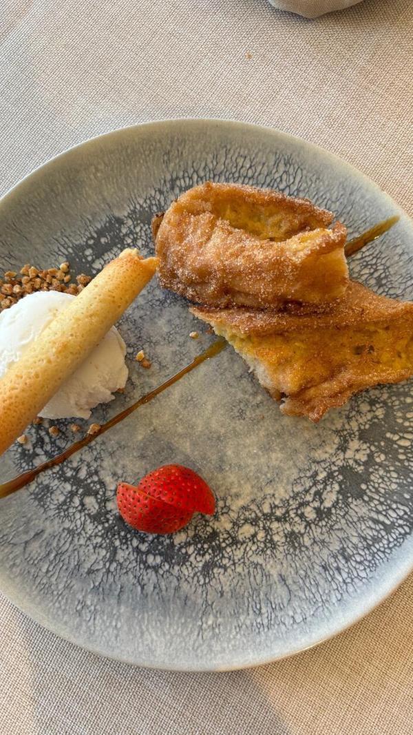 Und zum Nachtisch bitte ein mal Torrija. Dabei handelt es sich quasi um" Arme Ritter".