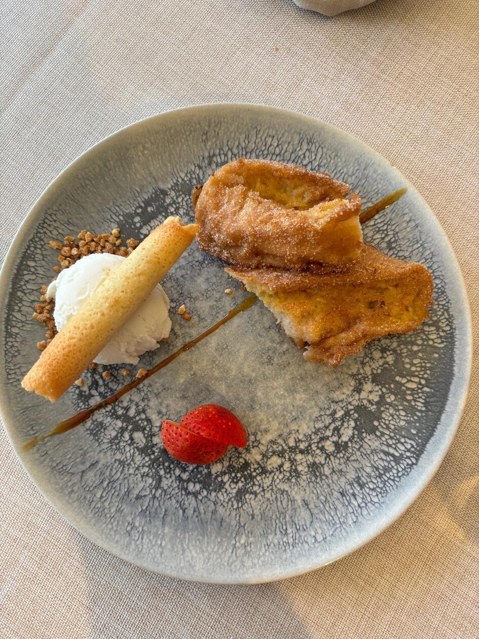 Und zum Nachtisch bitte ein mal Torrija. Dabei handelt es sich quasi um" Arme Ritter".