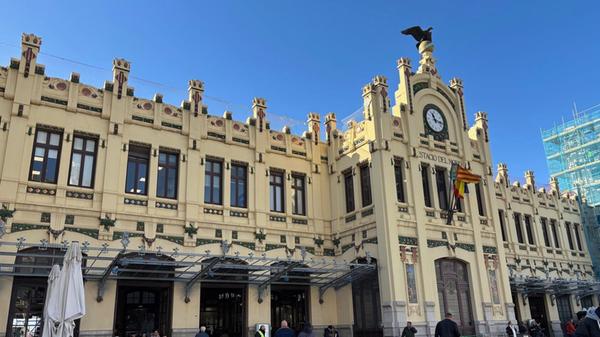 Der Nordbahnhof ist ein Jugendstiljuwel, in den man ruhig einmal gehen sollte.