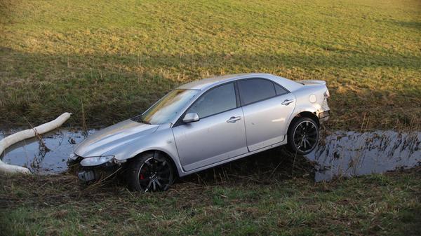Auf der Staatsstraße 2411 zwischen den Ortschaften