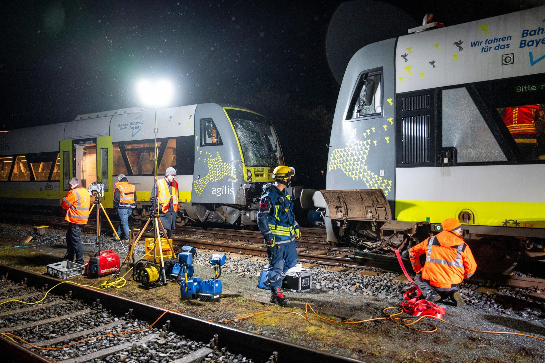 Am Mittwochabend gegen 18.40 Uhr kollidierten im Bereich des Bayreuther Bahnhofs zwei Agilis-Züge miteinander.