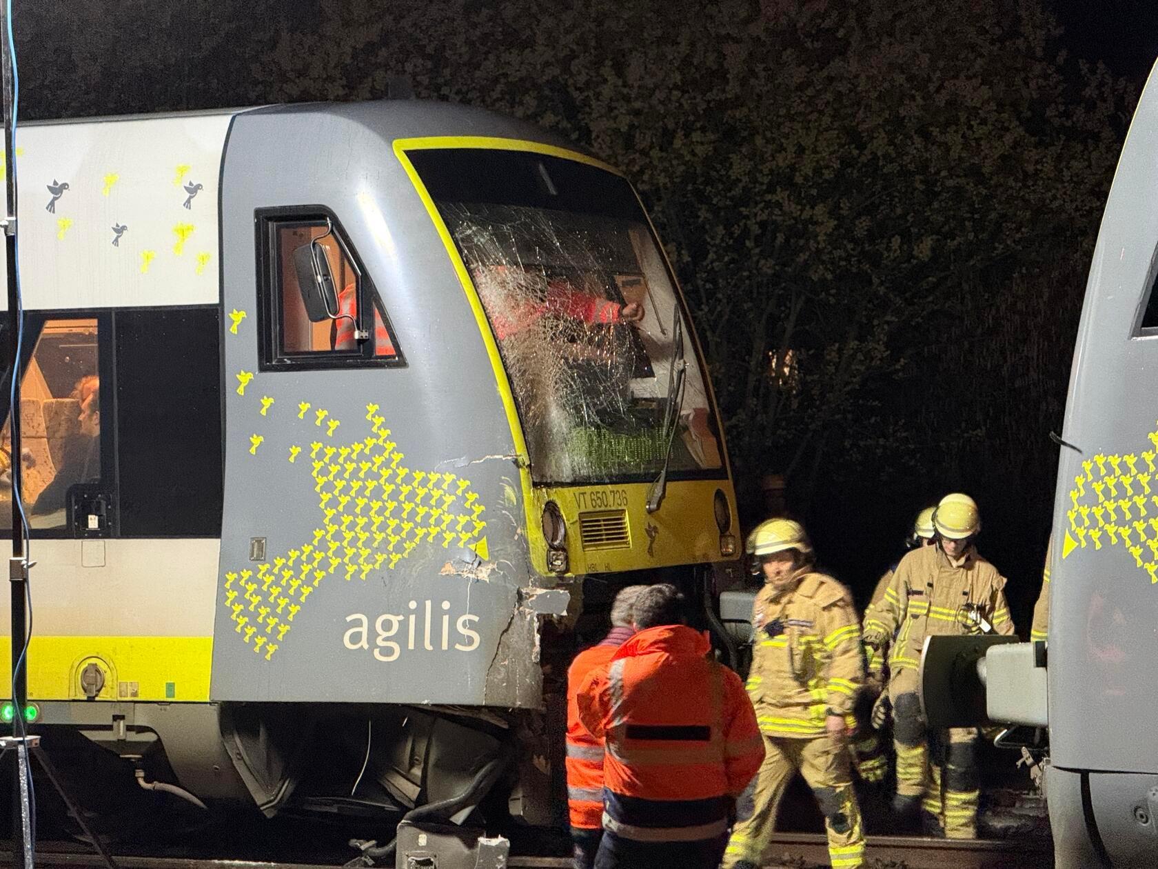 Am Bayreuther Hauptbahnhof ist am Mittwochabend (1