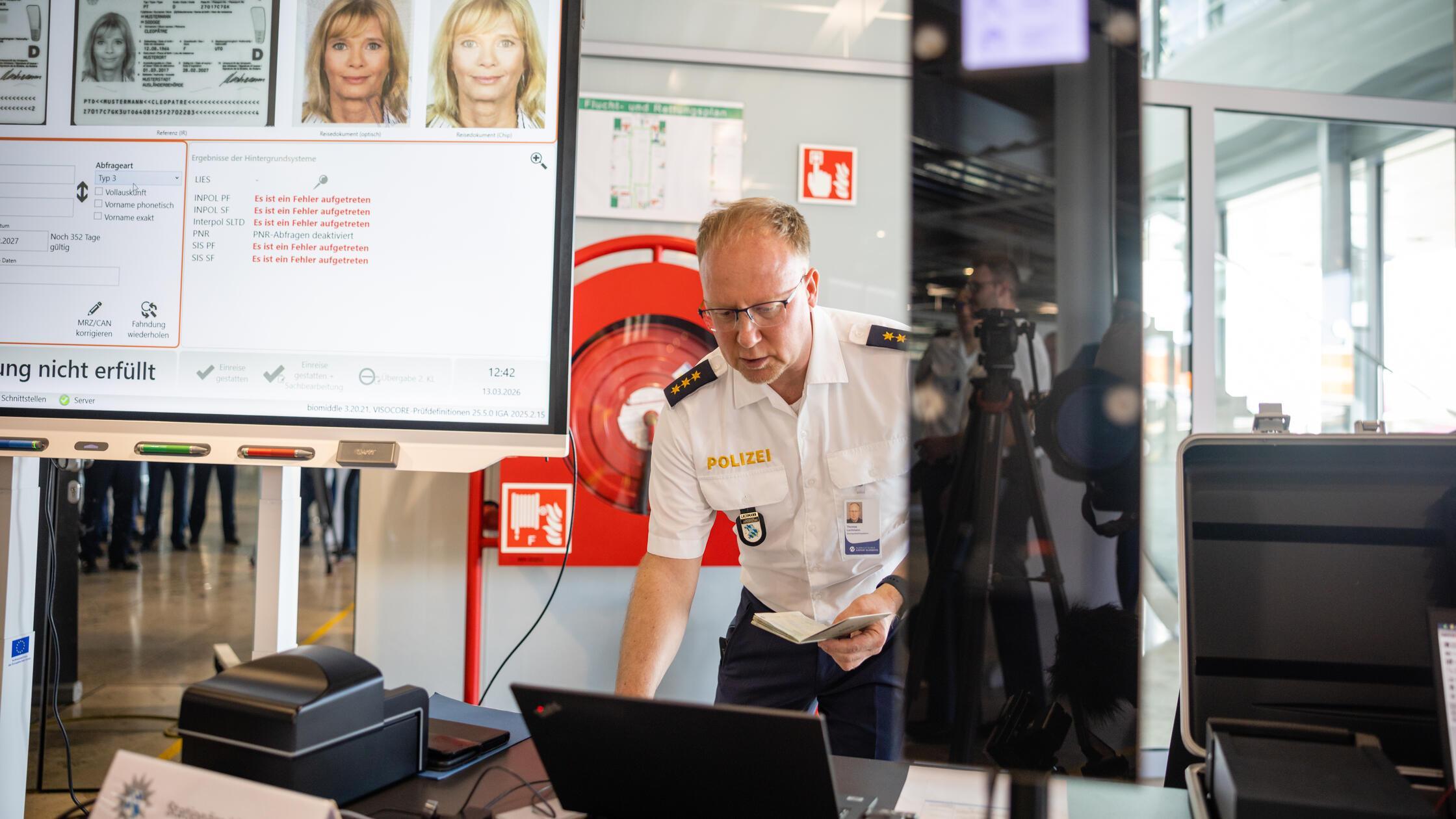 Bayerns Innenminister Joachim Herrmann hat am Frei