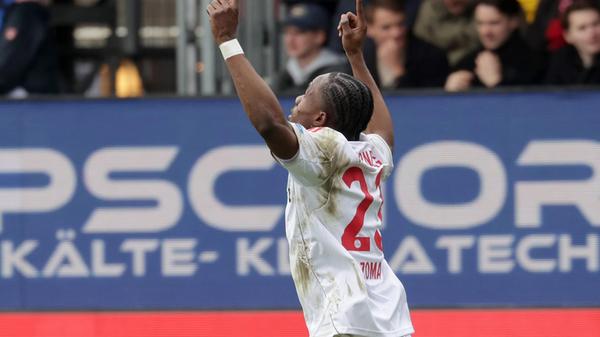 Torjubel 2-3 durch Mohamed Ali Zoma (1.FC Nuernber