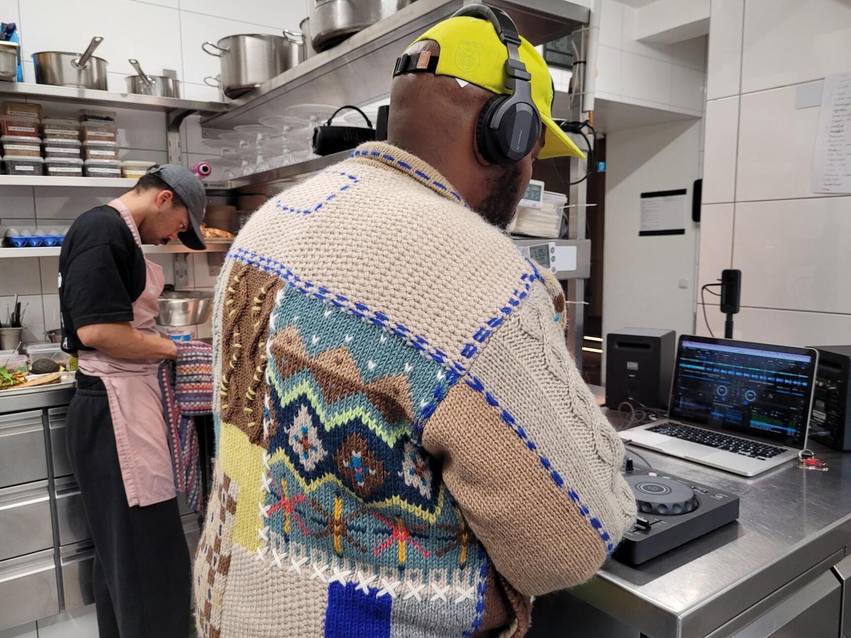 Während einer Kitchen-Party mit DJ für ausgewählte Gäste haben die Beiden ihr Konzept und eine Auswahl ihrer Speisekarte präsentiert. Das Ganze nennen sie "fun cuilnary pleasures".