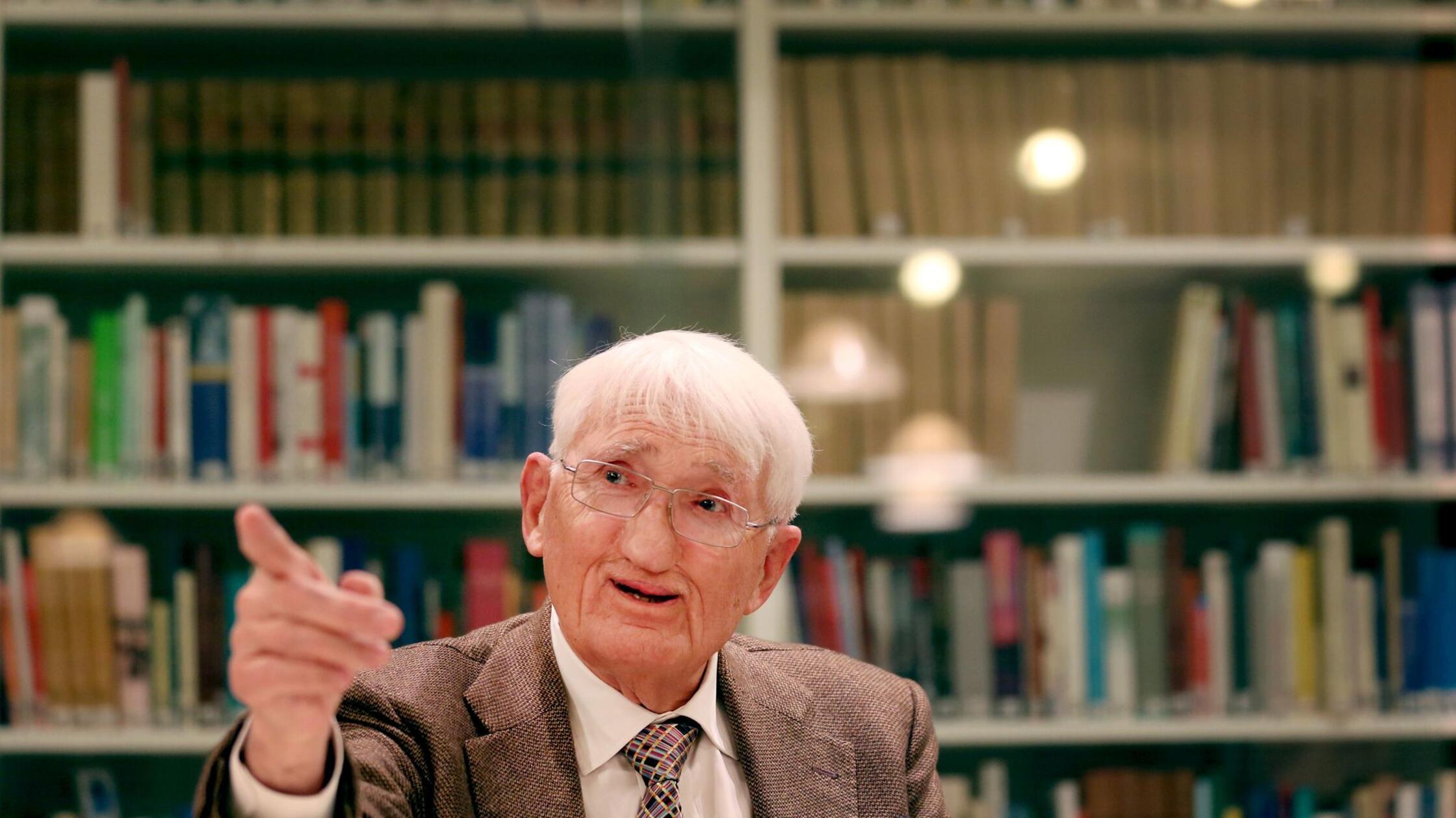 Der Philosoph Jürgen Habermas bei einer Pressekonf