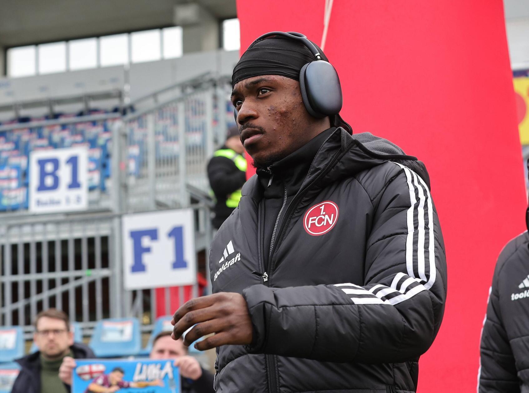 Wieder an Bord war Torjäger Zoma. Der 22-Jährige fehlte dem FCN zuletzt wegen Schulterbeschwerden.