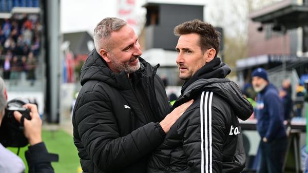 Neben Zoma nahm Club-Coach Klose vier weitere Änderungen vor: Buchmann und Koudossou rückten in die Startformation. Auch Nzingoula und Lubach standen wieder in der ersten Elf.