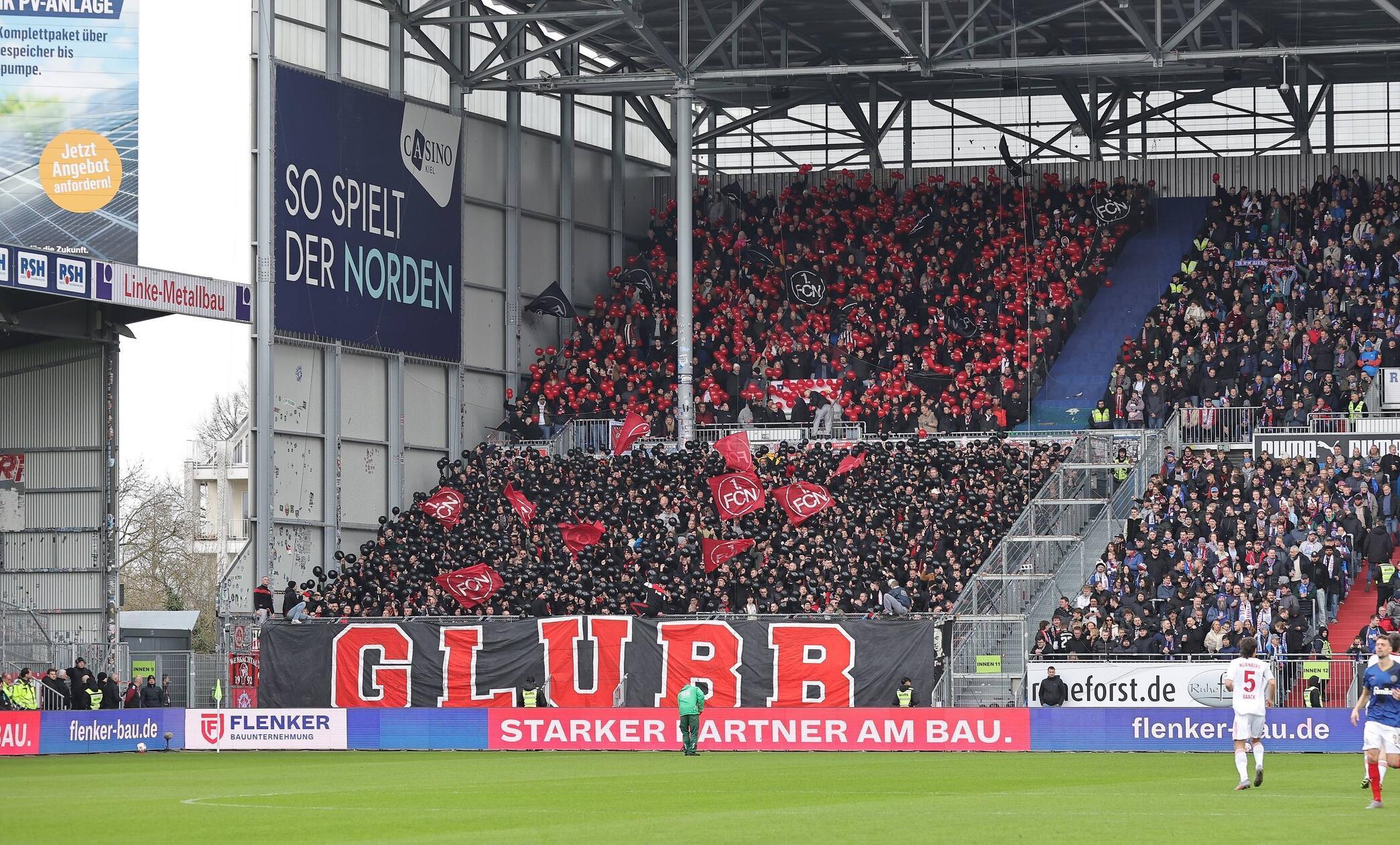 An die Kieler Förde wurden die Franken von einem ausverkauften Auswärtsblock begleitet.