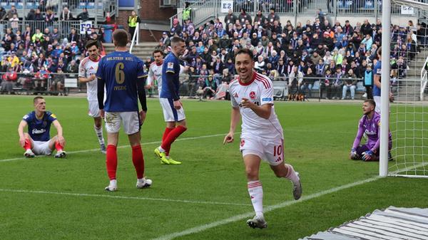 Dort bugsierte Justvan das Leder vorbei an Keeper Weiner ins Tor der Hausherren (14.).