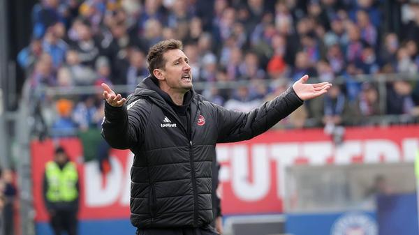 Die Klose-Elf agierte nach der 2:0-Führung zu passiv. Nur selten gelang es, eigene Ballbesitzphasen einzustreuen.