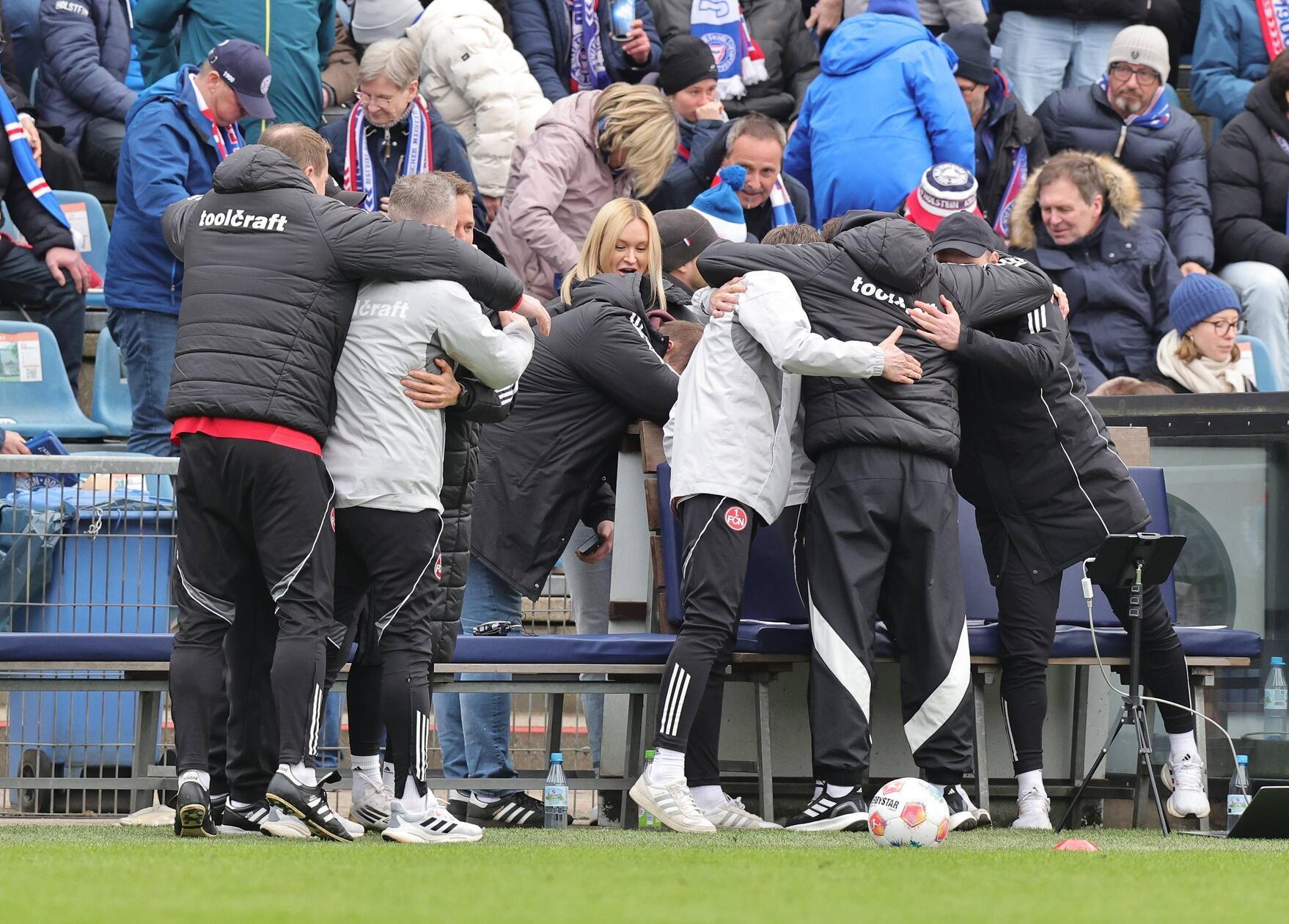 So blieb es beim viel umjubelten Auswärtserfolg des Altmeisters.