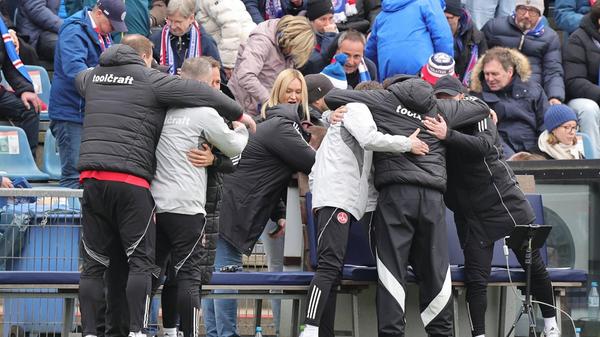 So blieb es beim viel umjubelten Auswärtserfolg des Altmeisters.