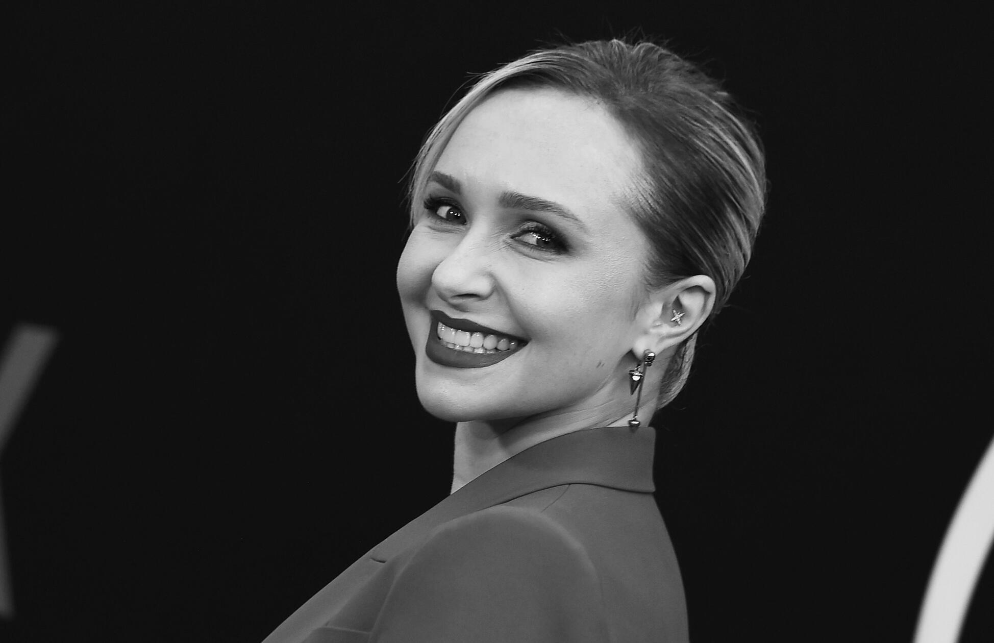 Am 16. August stirbt <b>Hayden Panettiere</b>überraschend im Alter von 36 Jahren. Die US-Schauspielerin war bereits in Kinderstar, später prägte sie Serien wie „Heroes“ und „Nashville“. Mit Ex-Boxweltmeister Wladimir Klitschko war sie verlobt, beide haben eine gemeinsame Tochter. 