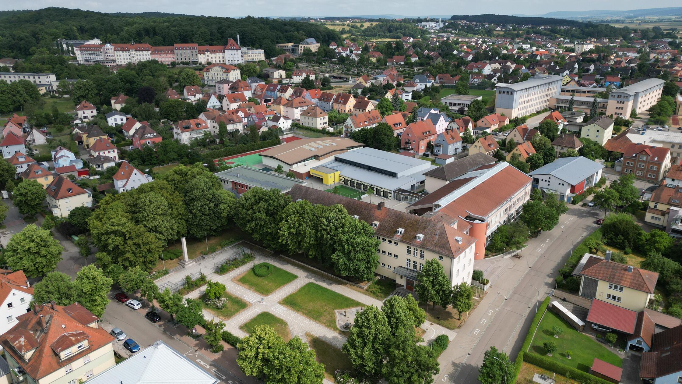 Stephani-Schule Gunzenhausen Drohne Luftbild mit H