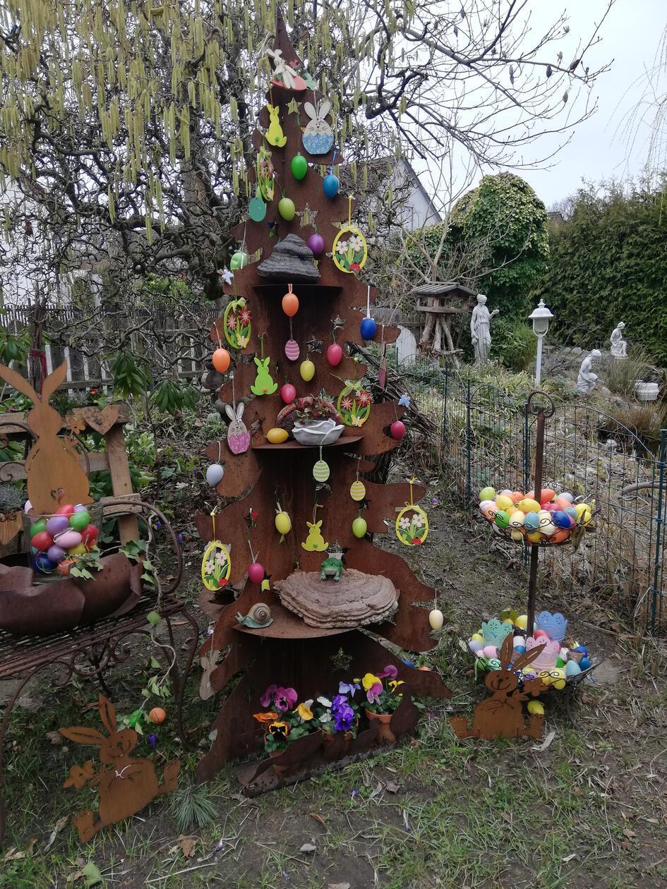 Den Osterbaum in ihrem Garten hat unsere Leserin Rosy Treu fotografiert.