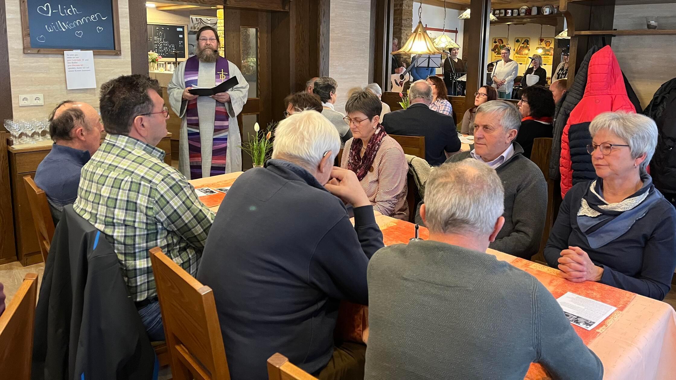 Diakon Bernd Deyerl während seiner Predigt beim Wi