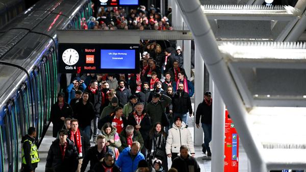Fußball: DFB-Pokal, Bayern München - RB Leipzig, V