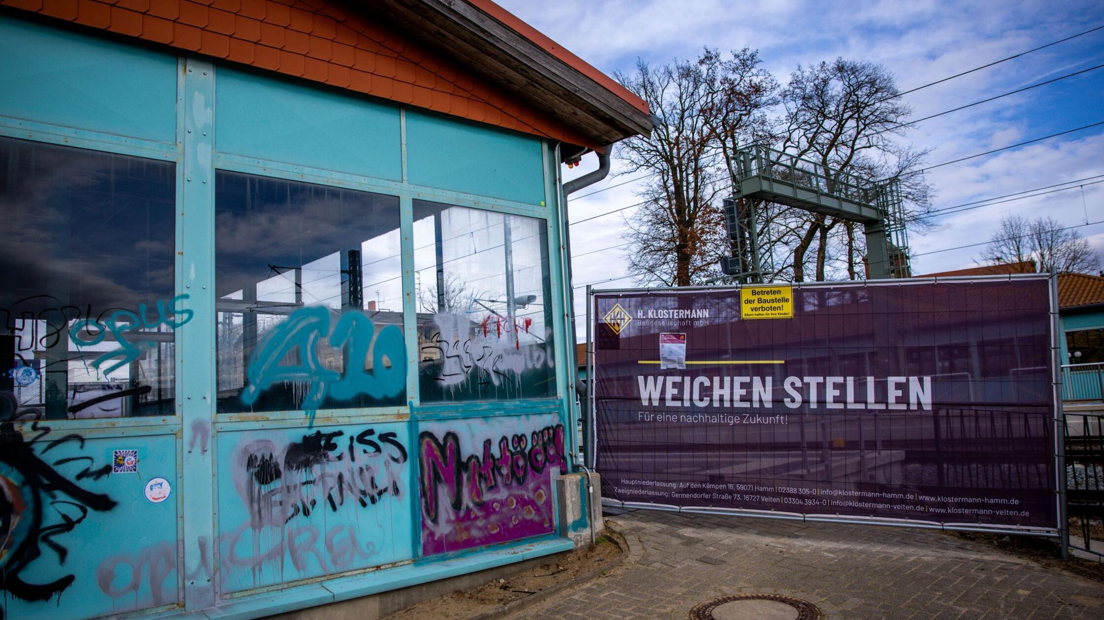 Ein Werbeschild mit der Aufschrift „Weichen stelle