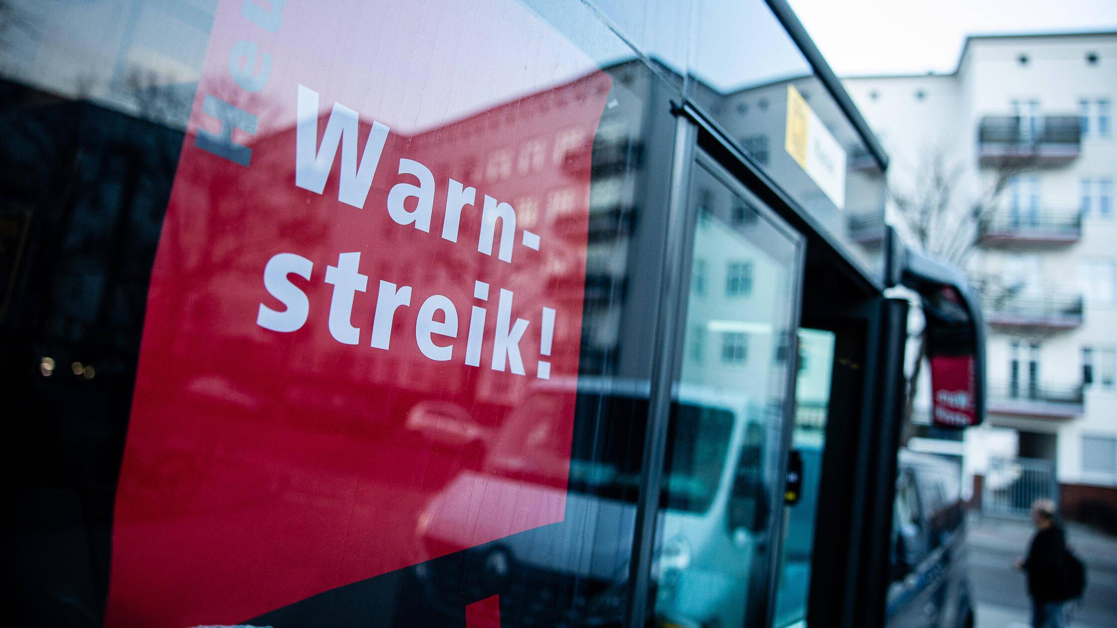 News Bilder des Tages Warnstreik der Gewerkschaft 