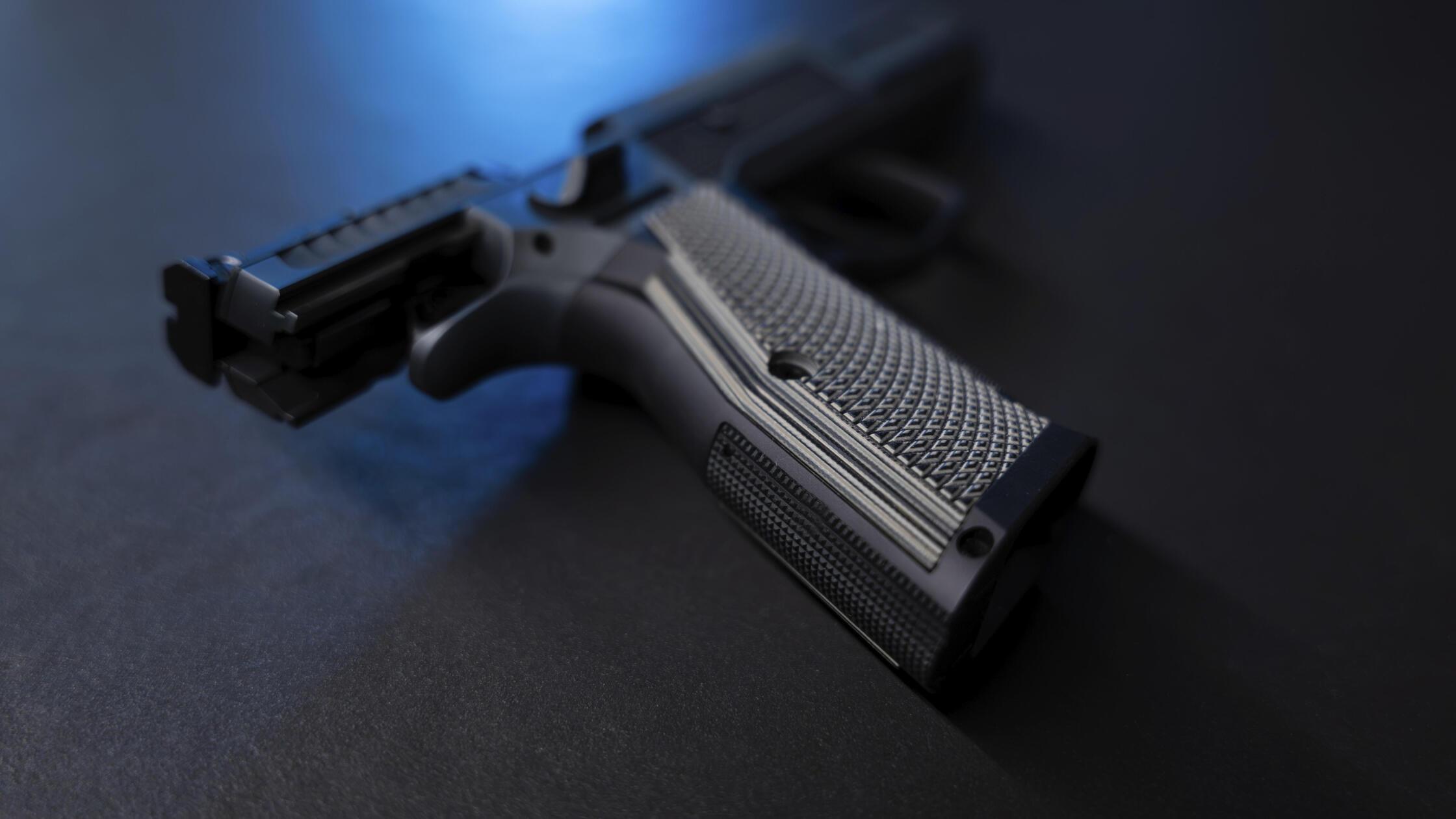 Moderne elegante Sportpistole für IPDA mit blauem 