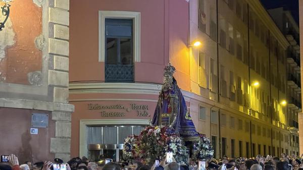 Eine Madonnen-Prozession in Murcia.