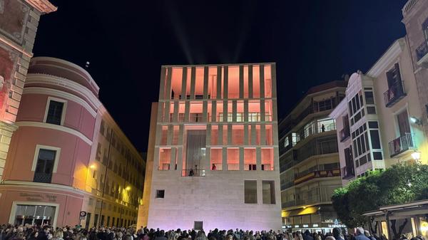 Das moderne Rathaus des Pritzker-Preisträgers Rafael Moneo in Murcia.