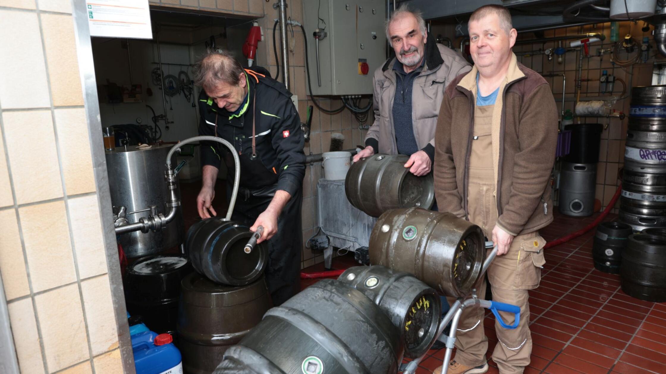 Bilder vom Fassen des Hausbrauerbieres - Brauer Ra