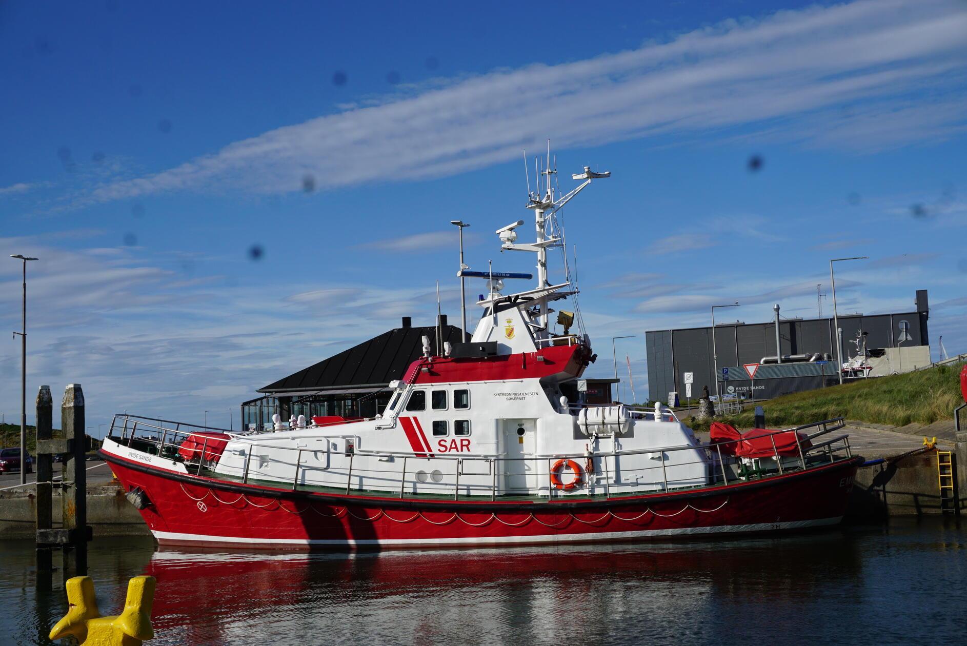 Im Hafen ankert auch das Rettungsschiff Emile Robin, das extra für die Westküste Jütlands gebaut wurde.