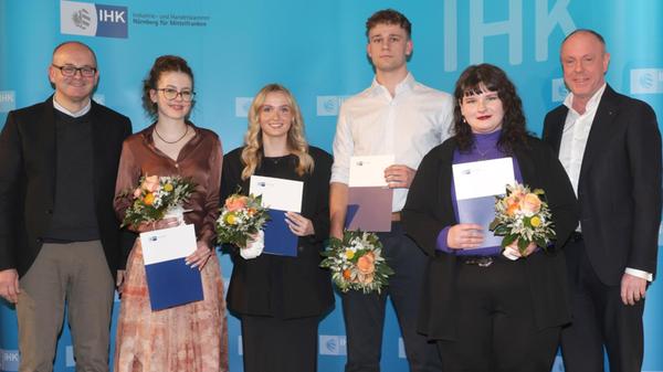 Prüfungsbeste v. l. n.r.: Mathias Schuch (Wirtscha