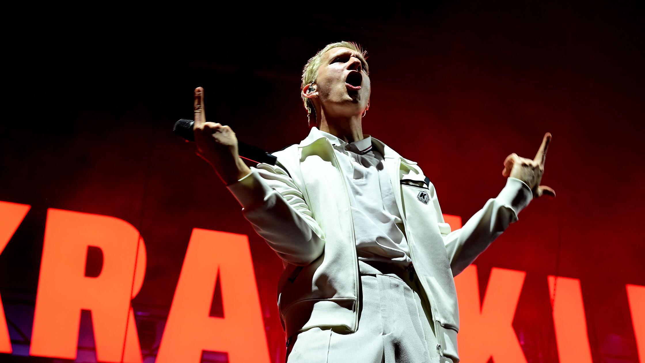 Rap-Rock-Band Kraftklub mit „Sterben in Karl-Marx-Stadt“ auf Tour in ...