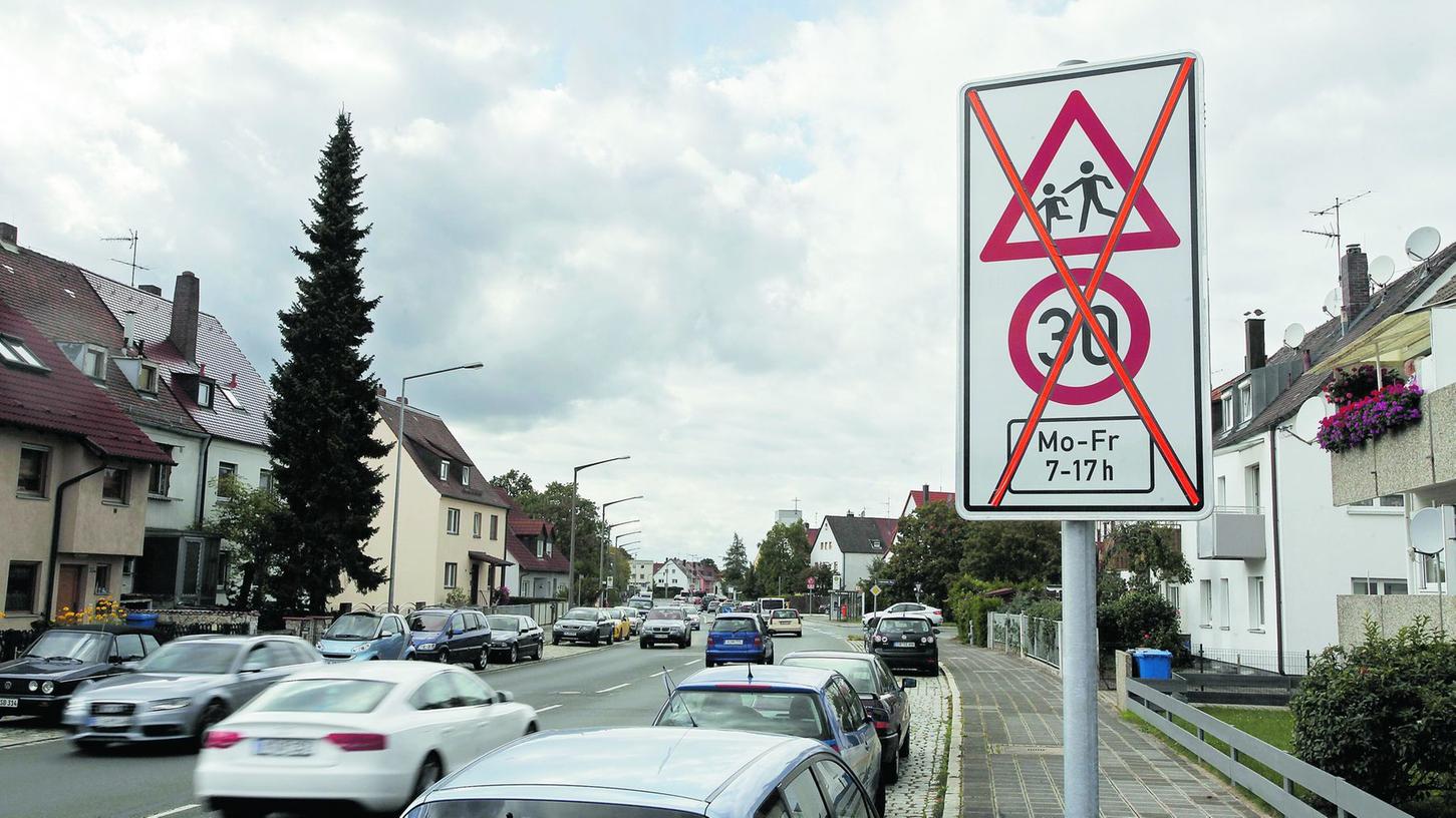 Tempo 30 vor Schulen: Die Stadt nimmt Schilder runter