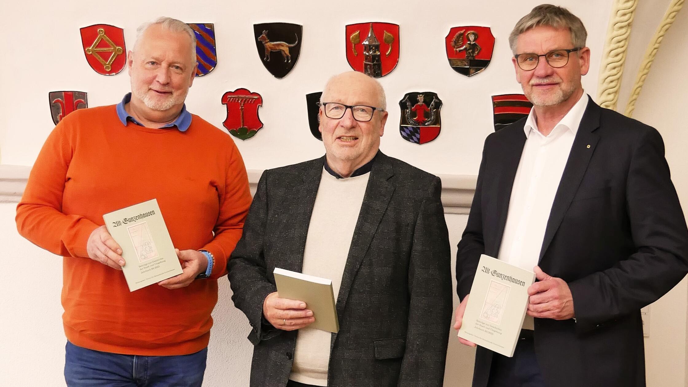 Vorsitzender Werner Falk (Mitte) stellte im Rathau