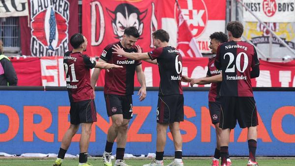 Der nächste Heimerfolg ist damit eingetütet. Nach der Länderspielpause geht es für den FCN bei Eintracht Braunschweig weiter.