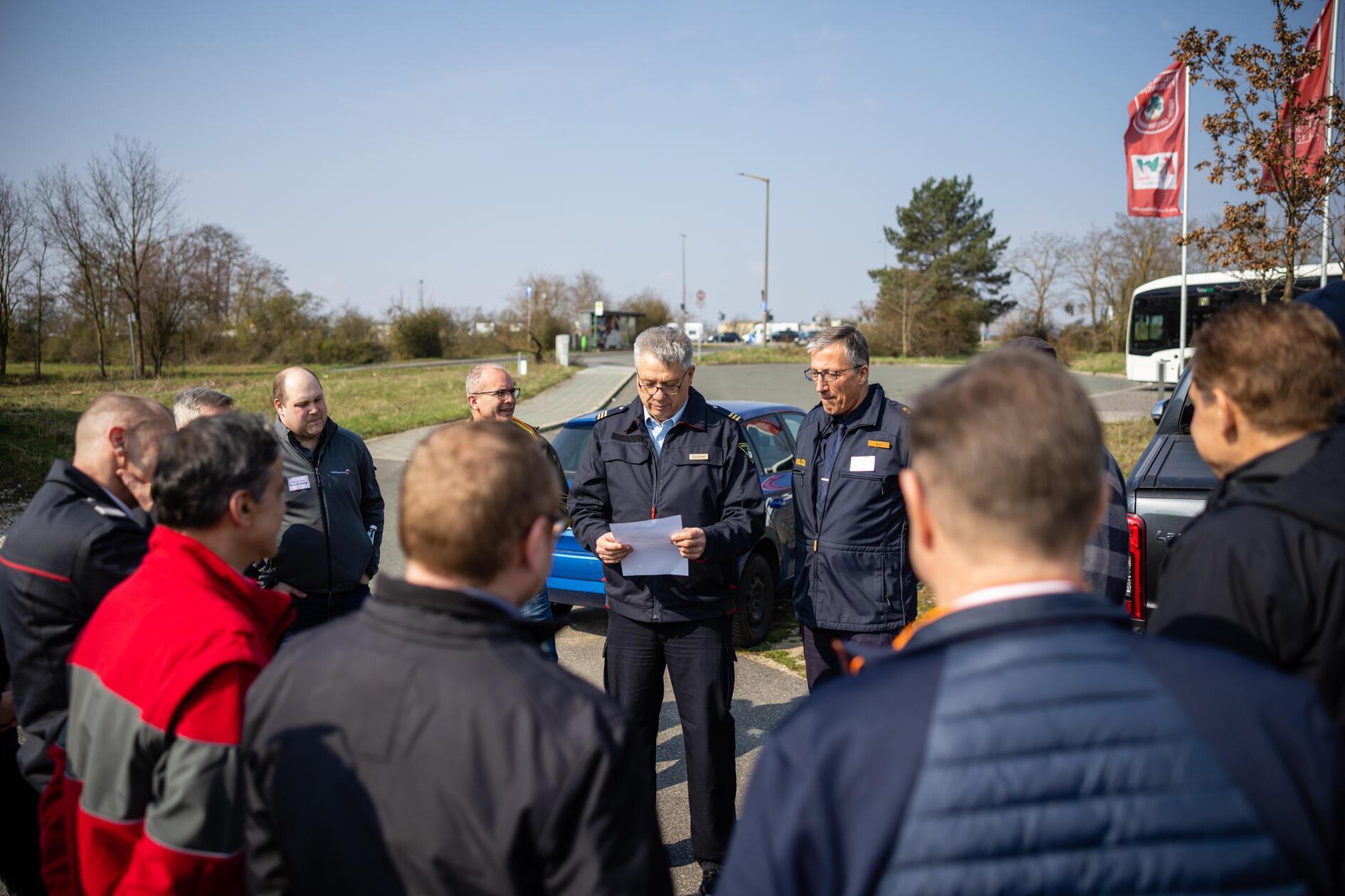 Auch Einrichtungen der kritischen Infrastruktur waren eingebunden, darunter die infra, die Stadtentwässerung, ein Klinikum, ein Altenheim sowie Unterkünfte von Hilfsorganisationen.