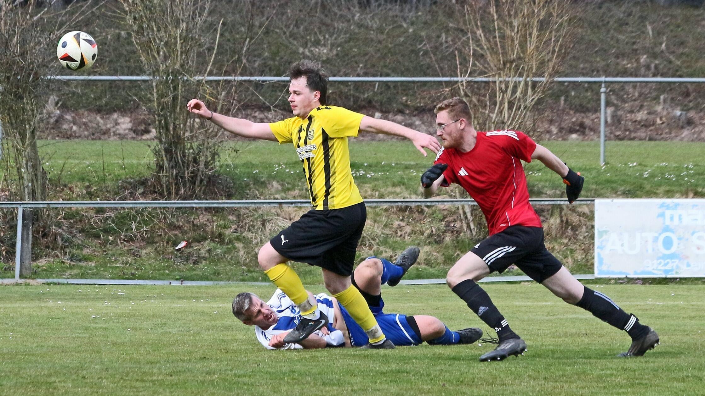 TSV Burgthann SV Unterferrieden Tor im Liegen Stef