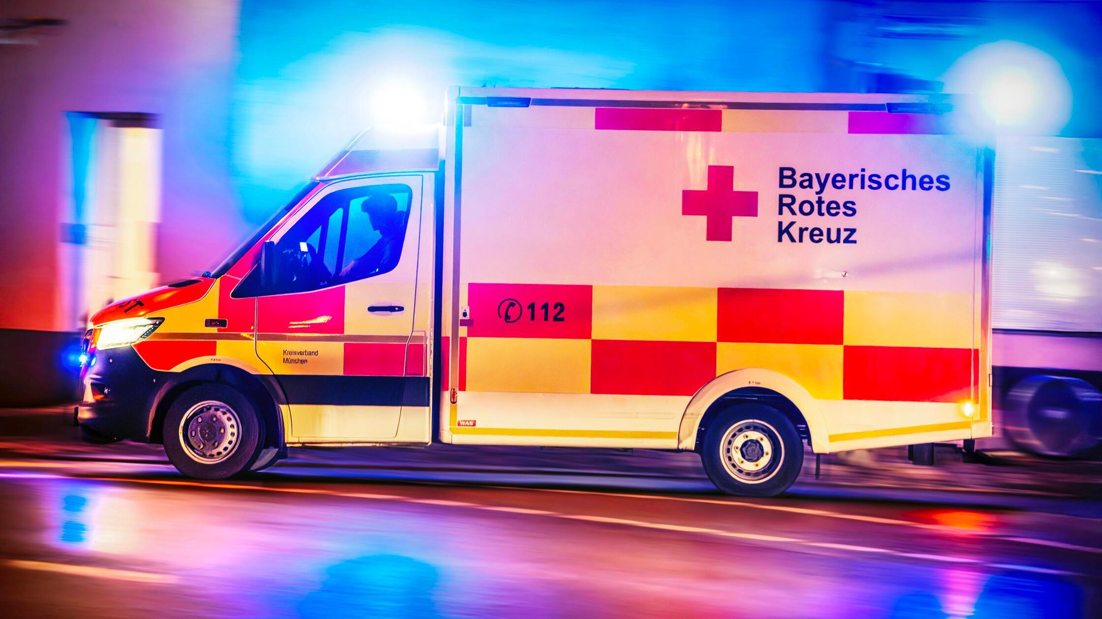 Blaulicht, Rettungsdienst im Einsatz, München, Jan