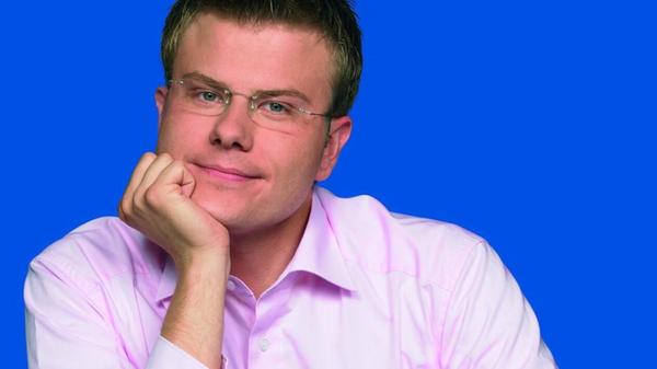 König wurde 2008 erstmals in den Stadtrat gewählt und war dort bei der CSU zunächst für Jugendhilfe und soziale Themen zuständig, später dann für Verkehrspolitik. Ab 2017 war er Fraktionschef als Nachfolger von Sebastian Brehm, der in den Bundestag wechselte.