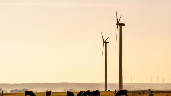Windräder auf der Fränkischen Alb.
