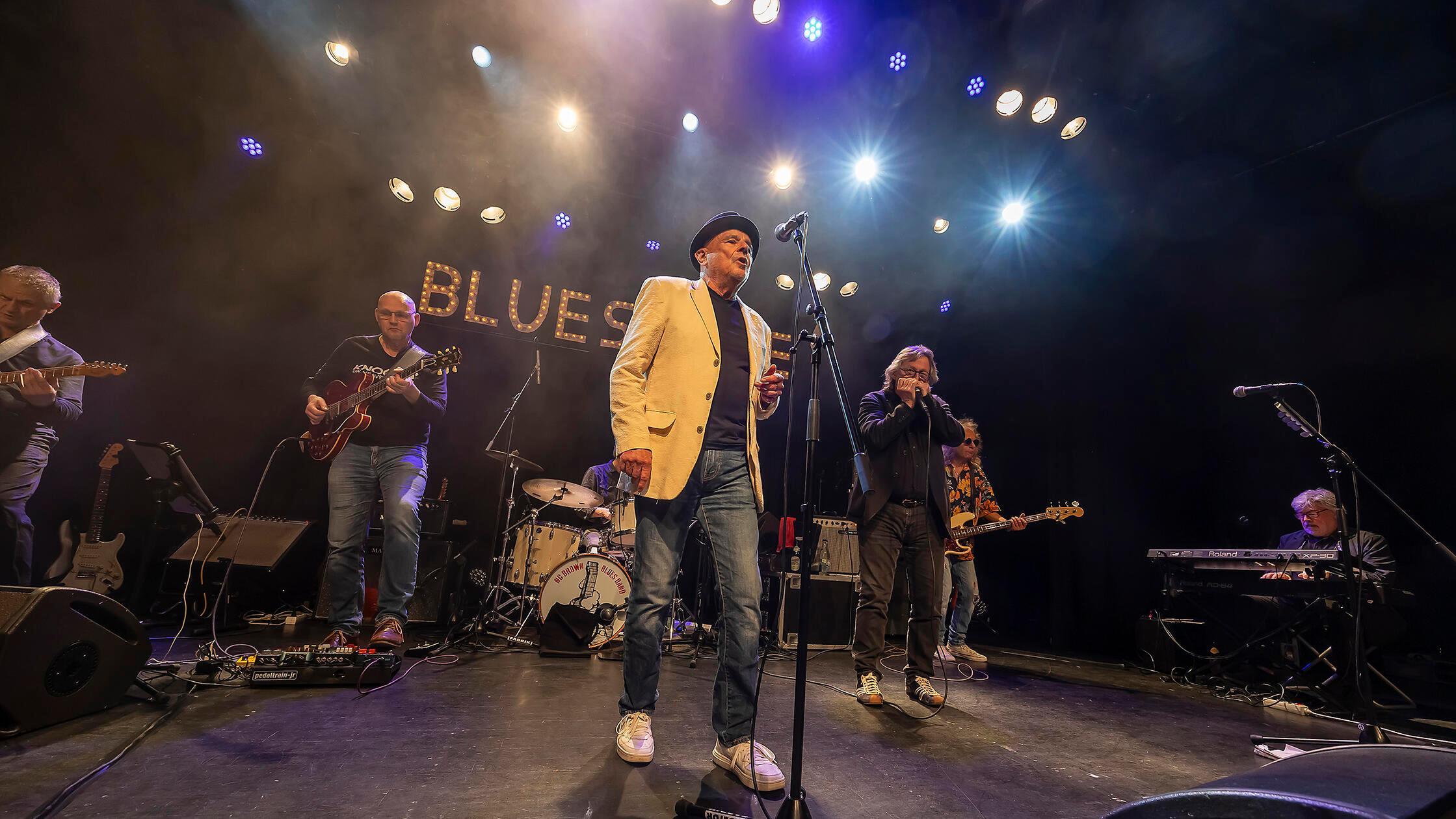 Bluestage_NC_Brown_Blues_Band05_hvd_240326