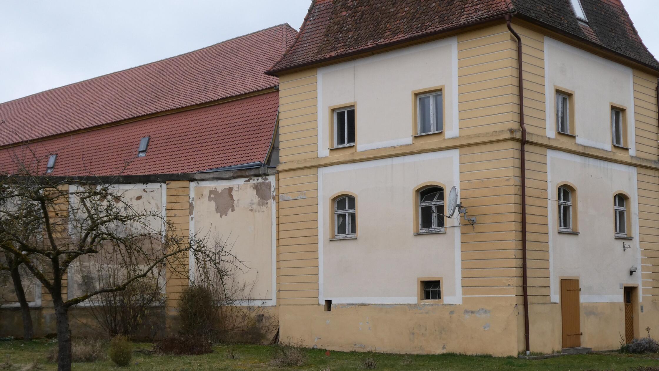 Dieser zum Marstallgebäude gehörender Pavillon bef