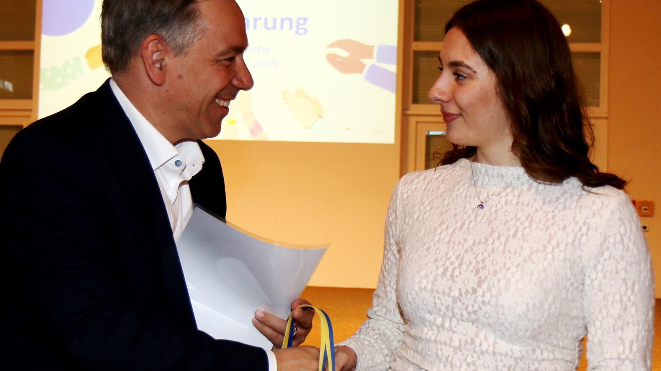 Xenia Schröder von der DLRG Herzogenaurach repräse