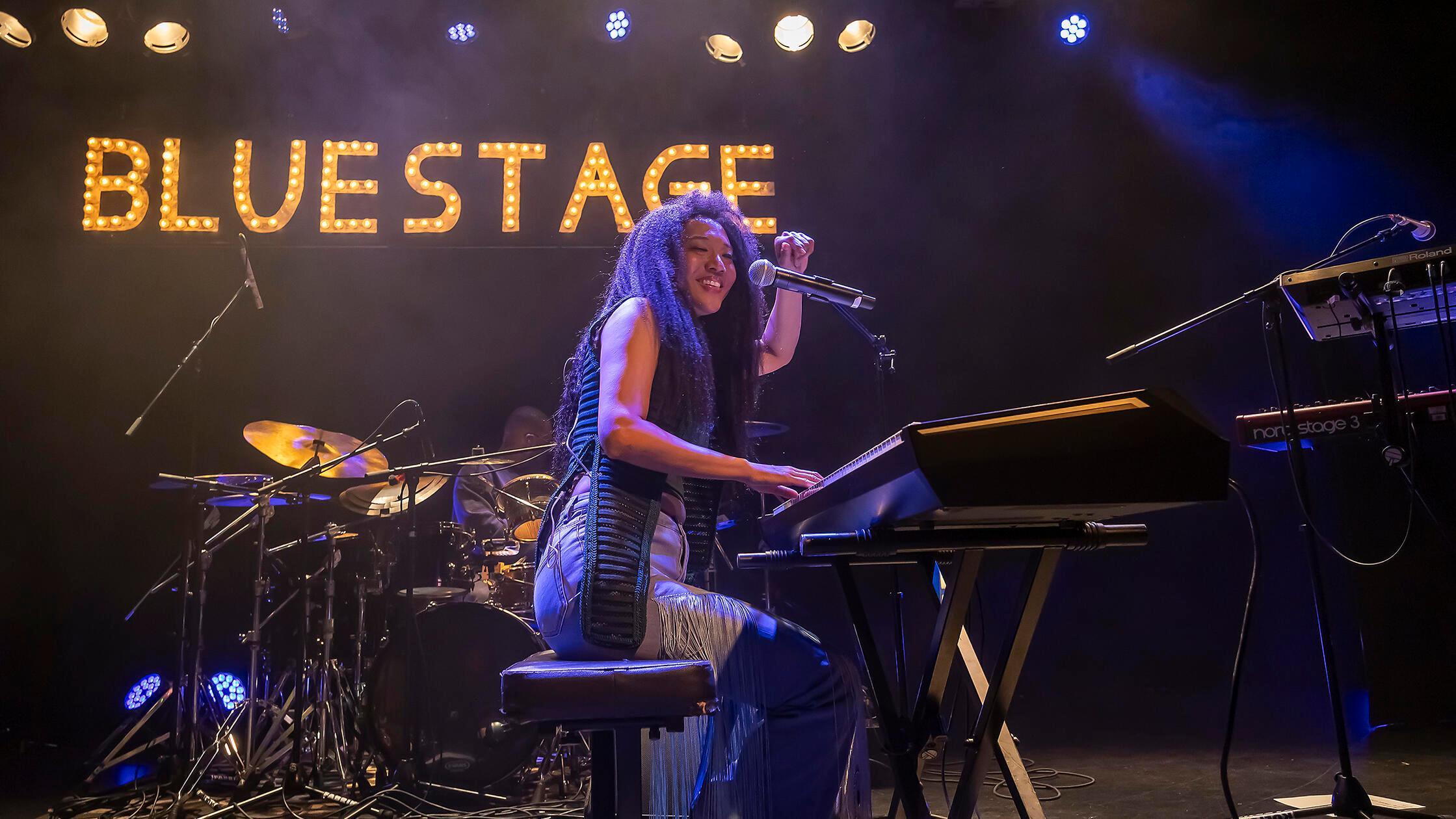 Bluestage_Judith_Hill02_hvd_250326