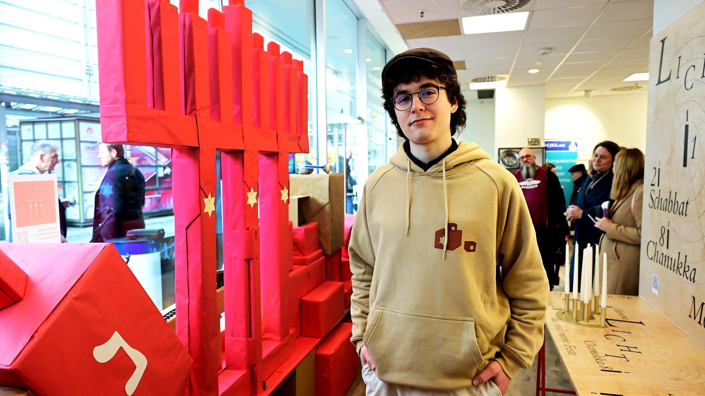 Chanukka-Fenster_hjw_091225_003